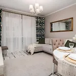 Nowe Odolany - Wola Business Center, Sun & Snow * ワルシャワ